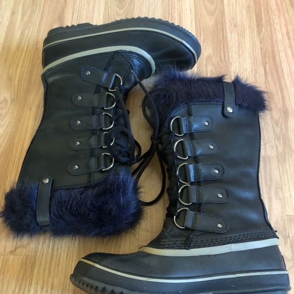 Sorel Black Lace Up Boots with Blue Fur Trim - Picture 11 of 13